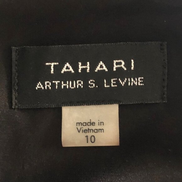 NWT! Tahari Size 10 Beautiful Sleeveless Black/ Gold Jumpsuit - Picture 6 of 16